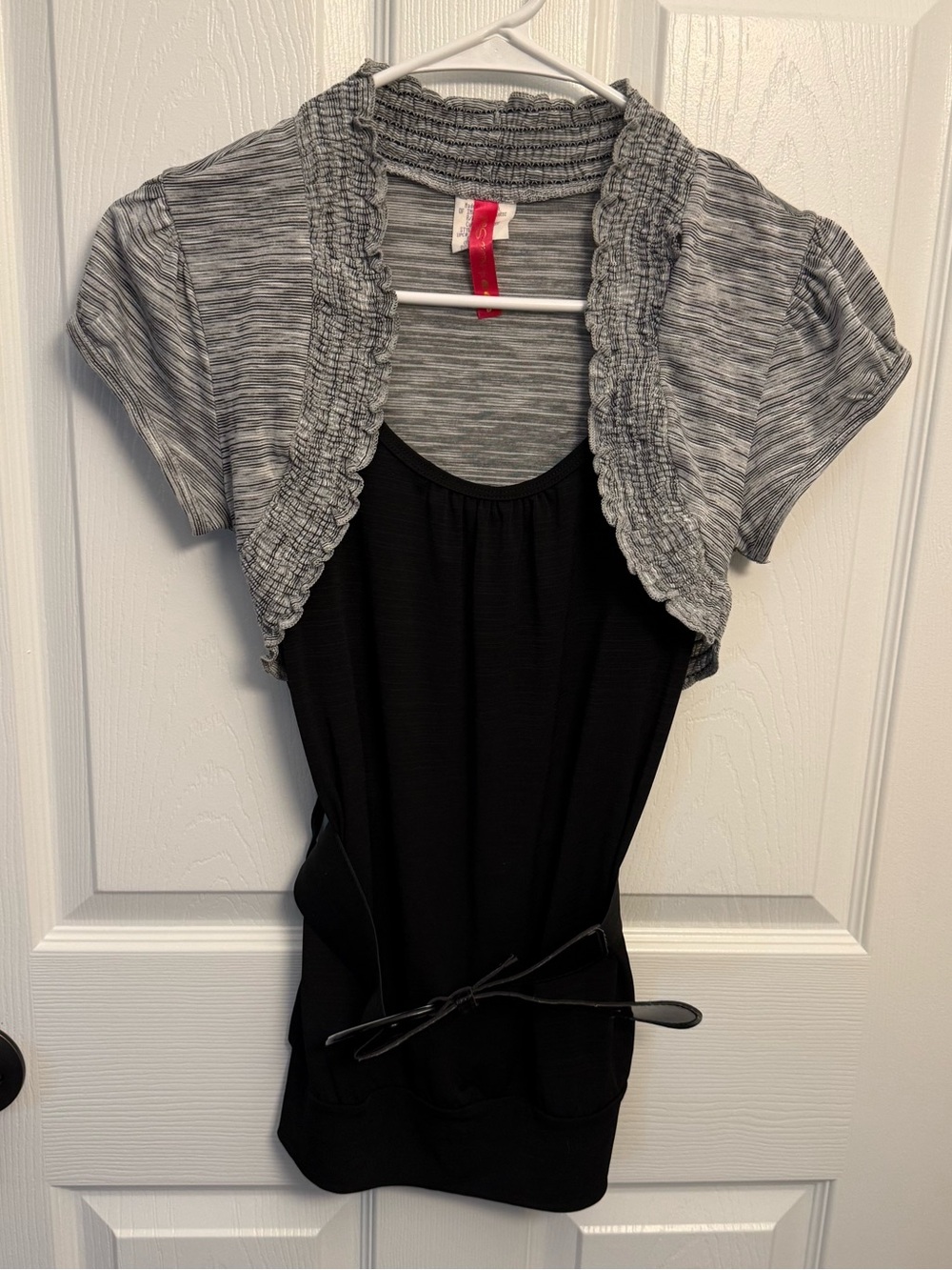 Heart Soul Gray & Black Layered Belted Tunic Top Size Small Y2K